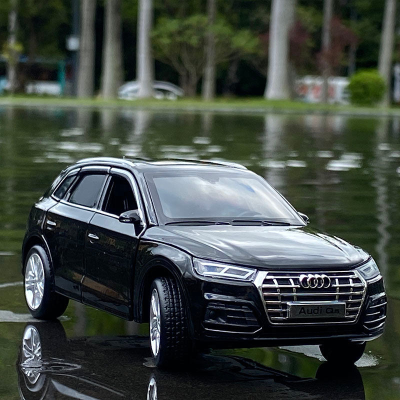 Miniature Audi Q5 1:32