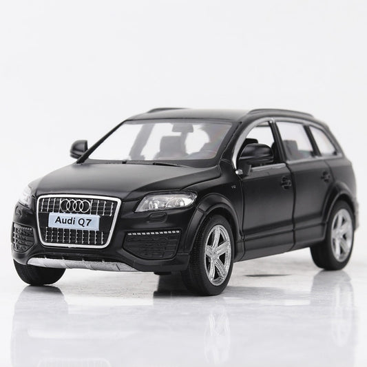 Miniature Audi Q7 1:36